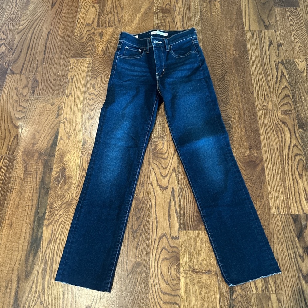 Dark blue Levi’s.